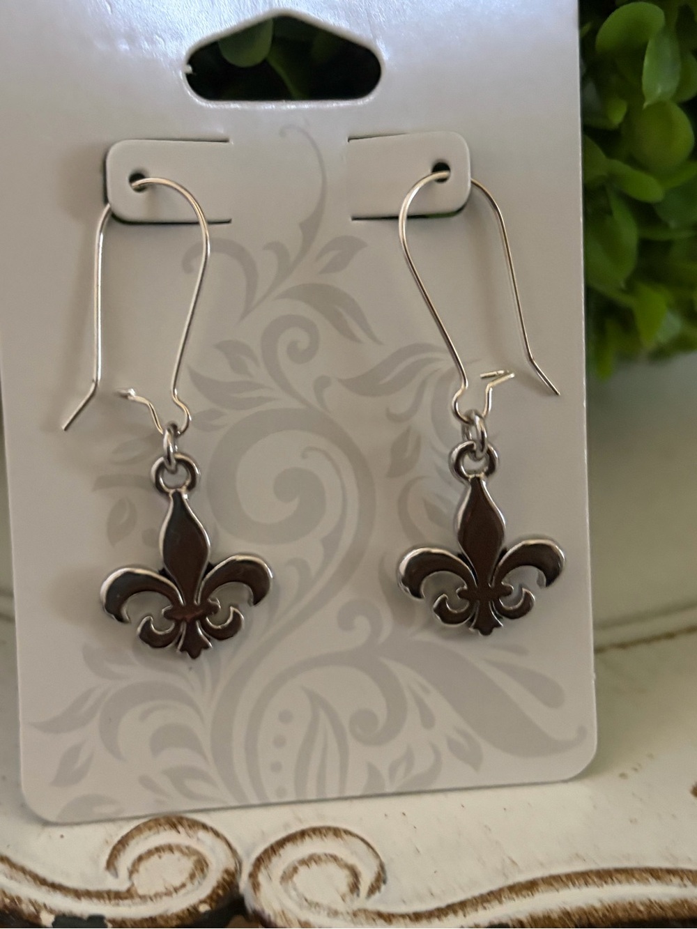 - Silver tone drop earrings lever back with Fleur de lis charm new